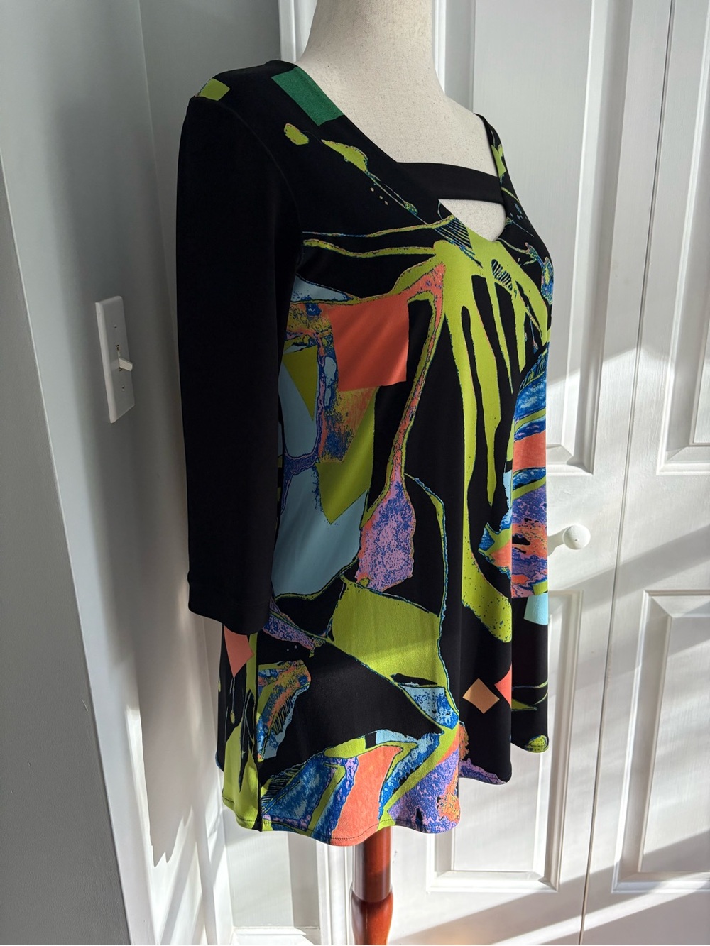 eva varro Black Tunic with Lime, Coral & Blue Abstract Print - Picture 4 of 6